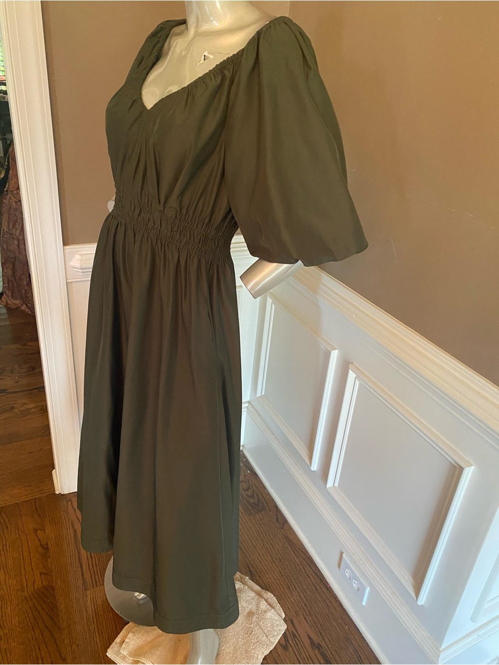 Marie Olive Ava Puff-Sleeve Maxi Dress Olive Green size M - Picture 5 of 7